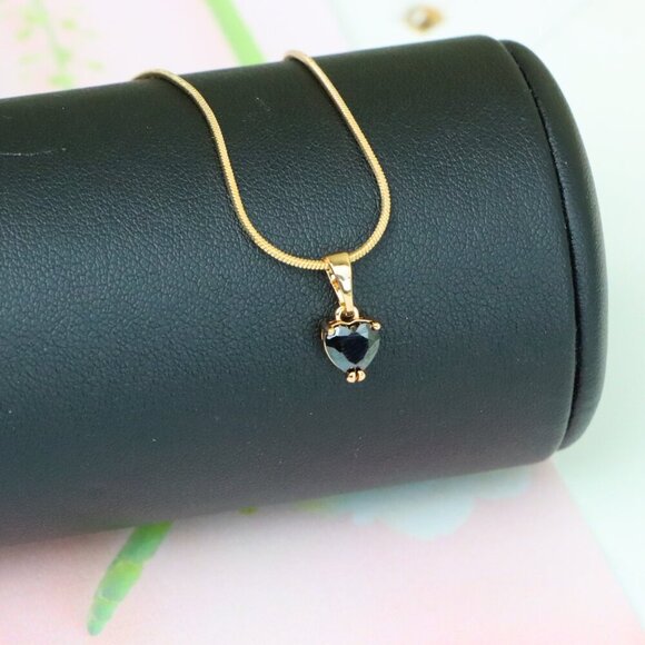 "Minimalist Black Heart Pendant in Rose Gold, XPPT1319 - Picture 3 of 13